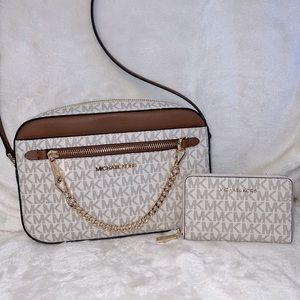 🛑SOLD🛑LKNW Michael Kors JetSet crossbody & Wallet